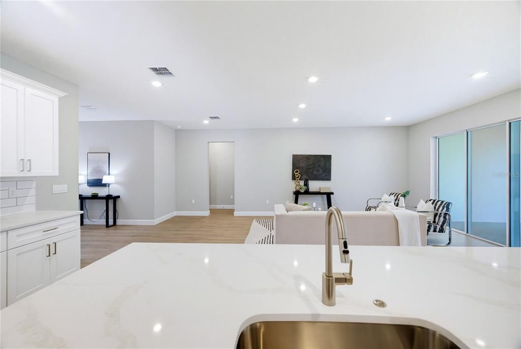 En Venta: $429,900 (4 camas, 3 baños, 2478 Pies cuadrados)