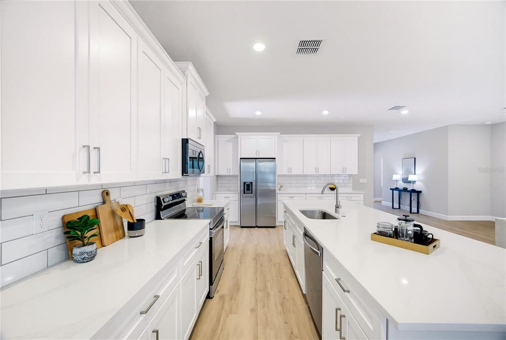 En Venta: $429,900 (4 camas, 3 baños, 2478 Pies cuadrados)