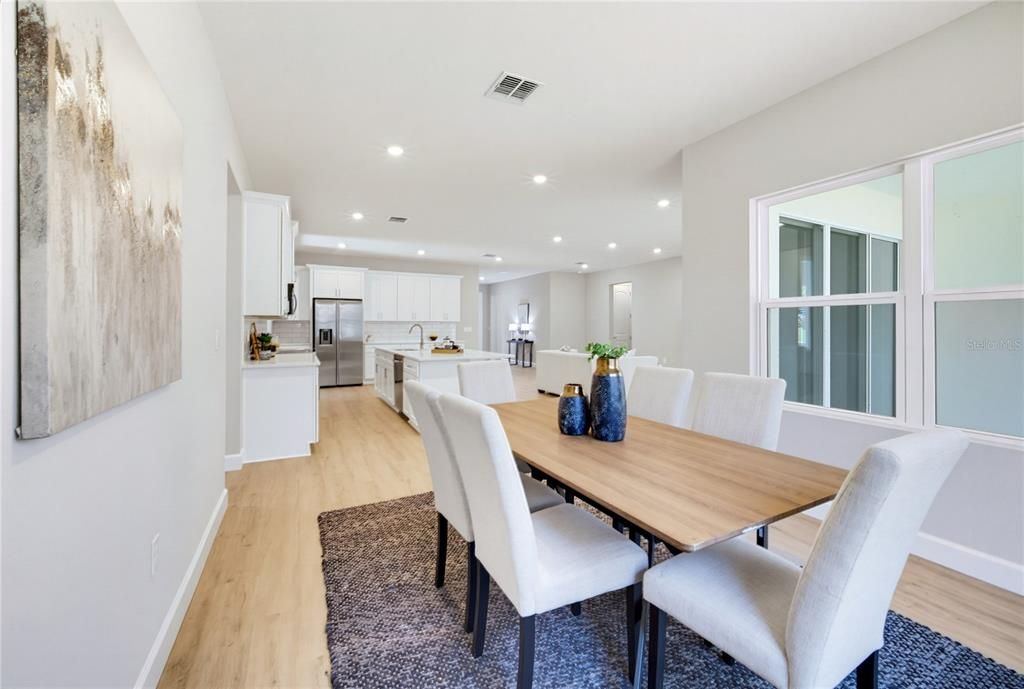 En Venta: $429,900 (4 camas, 3 baños, 2478 Pies cuadrados)