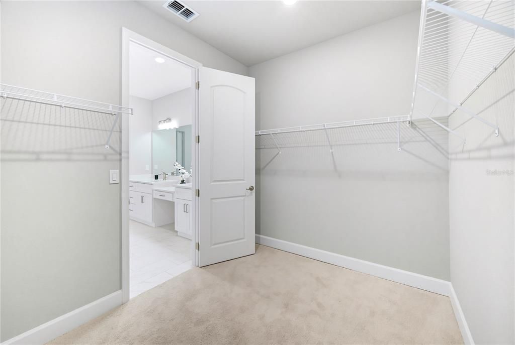 En Venta: $429,900 (4 camas, 3 baños, 2478 Pies cuadrados)