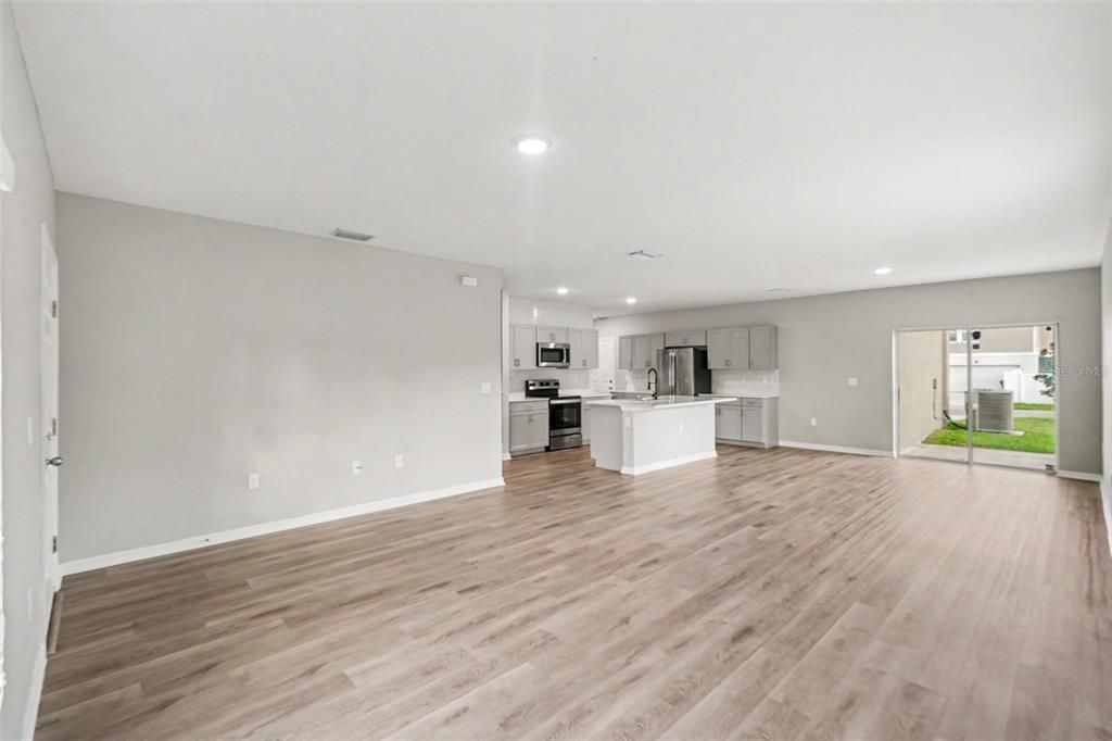For Sale: $359,900 (5 beds, 3 baths, 2466 Square Feet)