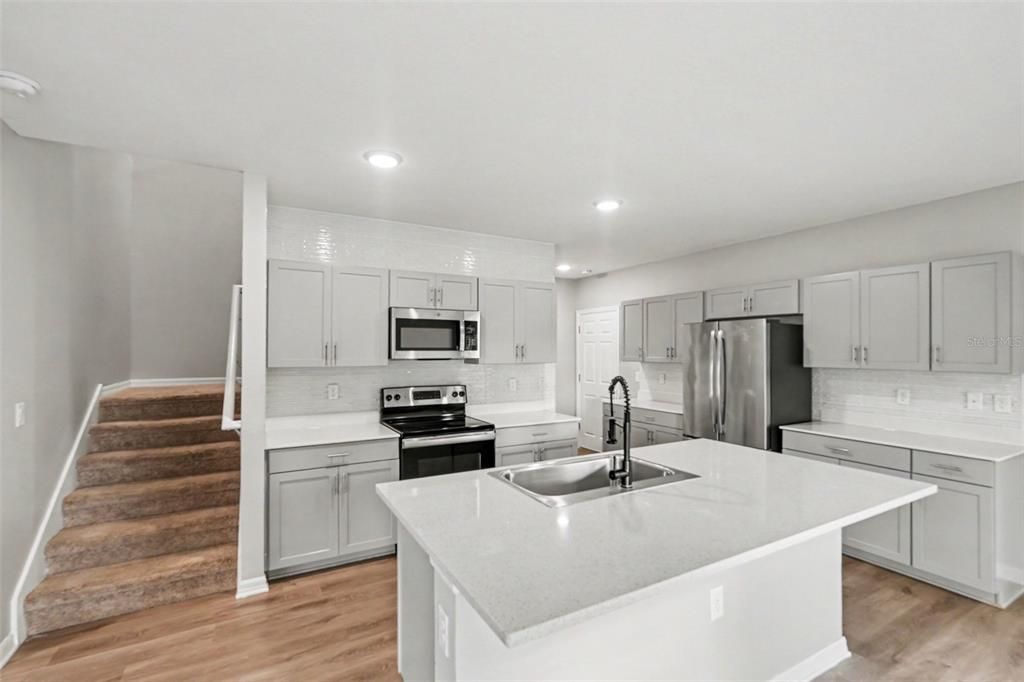 For Sale: $359,900 (5 beds, 3 baths, 2466 Square Feet)