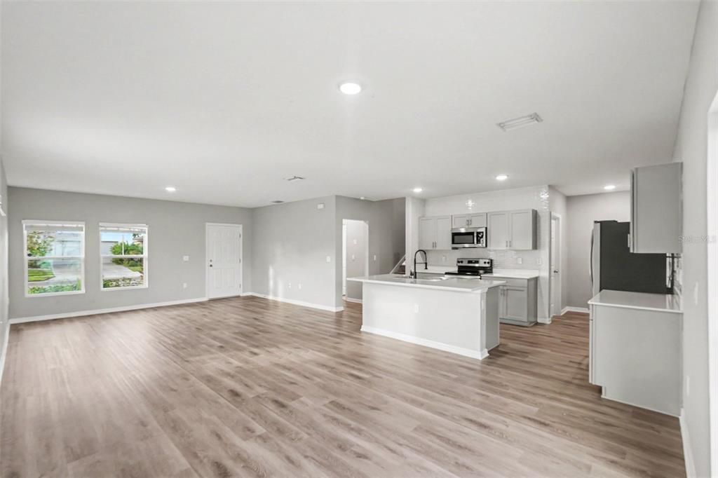 For Sale: $359,900 (5 beds, 3 baths, 2466 Square Feet)