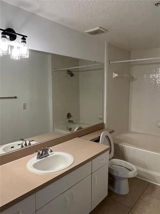 For Rent: $1,395 (1 beds, 1 baths, 709 Square Feet)