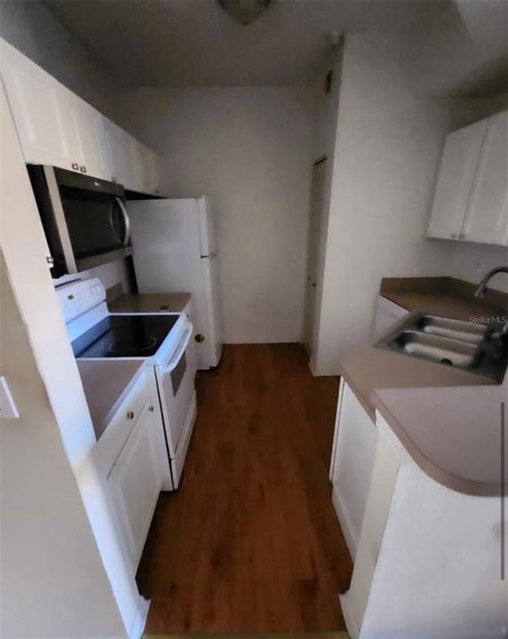 For Rent: $1,395 (1 beds, 1 baths, 786 Square Feet)