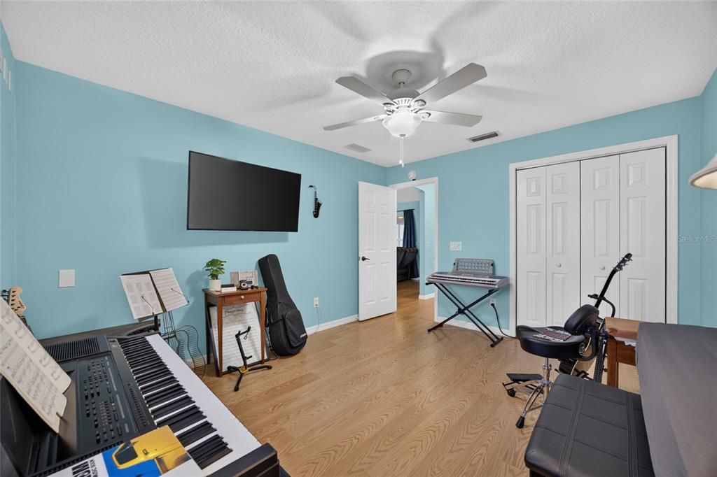 For Sale: $526,000 (3 beds, 2 baths, 1619 Square Feet)