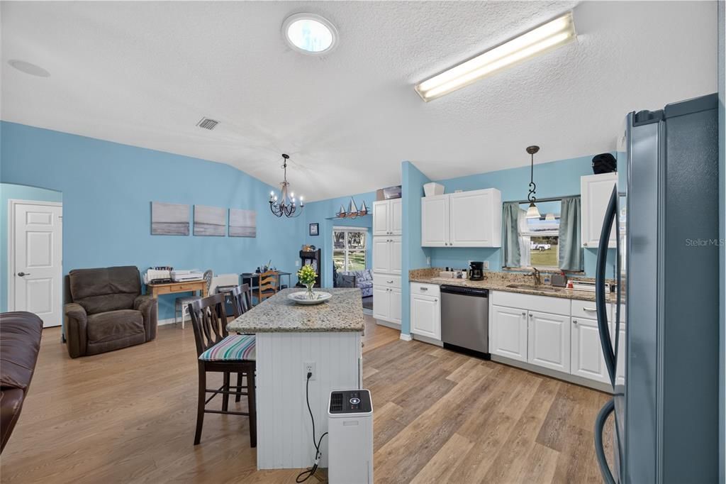 For Sale: $526,000 (3 beds, 2 baths, 1619 Square Feet)