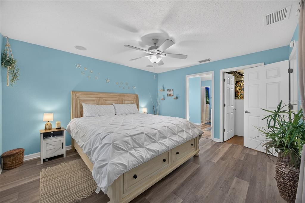For Sale: $526,000 (3 beds, 2 baths, 1619 Square Feet)
