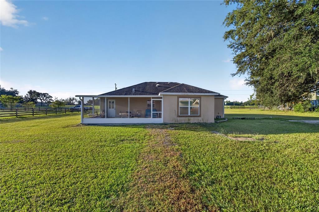 For Sale: $526,000 (3 beds, 2 baths, 1619 Square Feet)