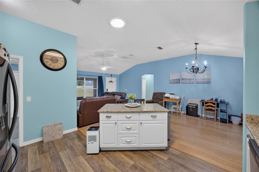 For Sale: $526,000 (3 beds, 2 baths, 1619 Square Feet)