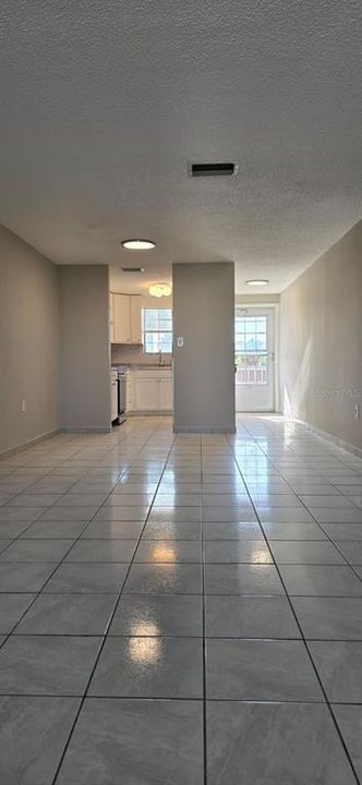 В аренду: $1,350 (2 спален, 1 ванн, 792 Квадратных фут)
