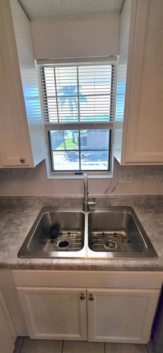 В аренду: $1,350 (2 спален, 1 ванн, 792 Квадратных фут)