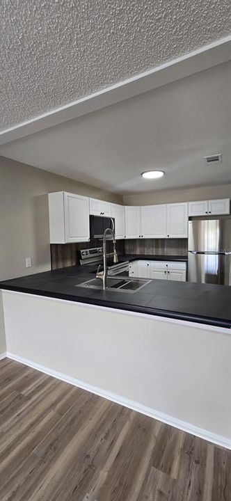 В аренду: $1,350 (2 спален, 1 ванн, 1008 Квадратных фут)