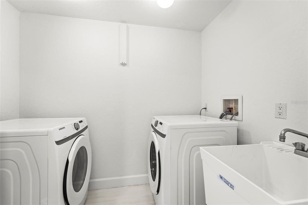 For Rent: $6,500 (3 beds, 3 baths, 2510 Square Feet)