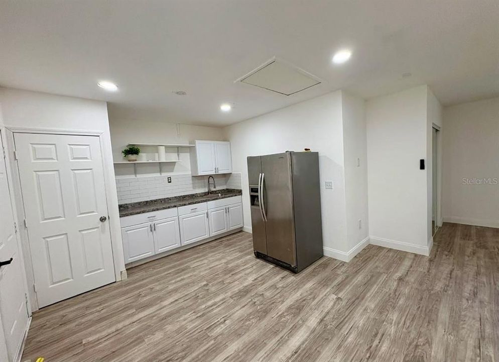 На продажу: $415,000 (4 спален, 3 ванн, 1728 Квадратных фут)