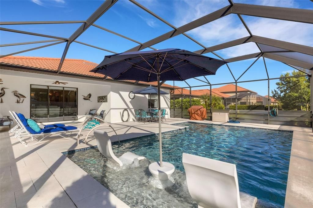 En Venta: $650,000 (4 camas, 3 baños, 2025 Pies cuadrados)