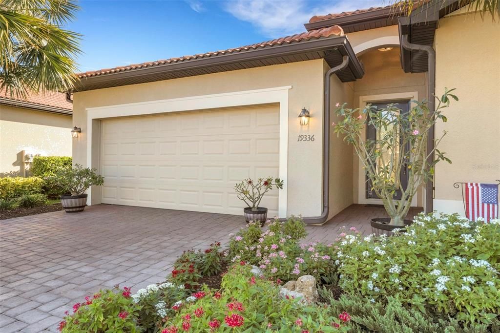 En Venta: $650,000 (4 camas, 3 baños, 2025 Pies cuadrados)