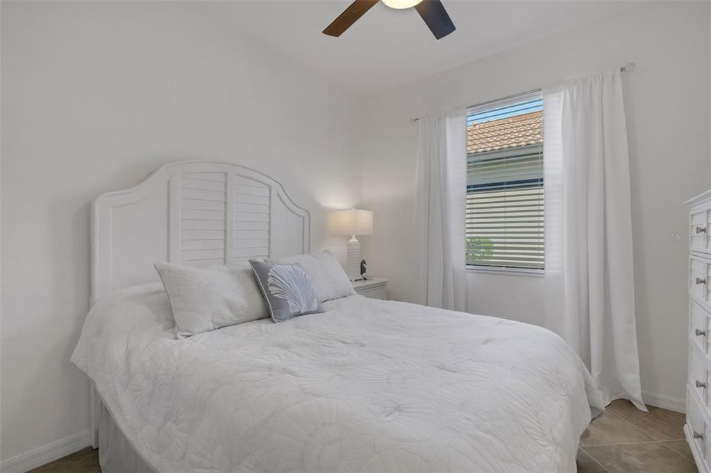 En Venta: $650,000 (4 camas, 3 baños, 2025 Pies cuadrados)