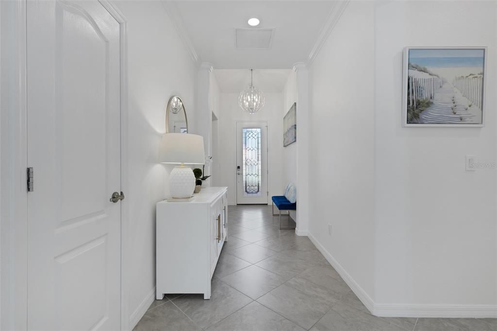 En Venta: $650,000 (4 camas, 3 baños, 2025 Pies cuadrados)