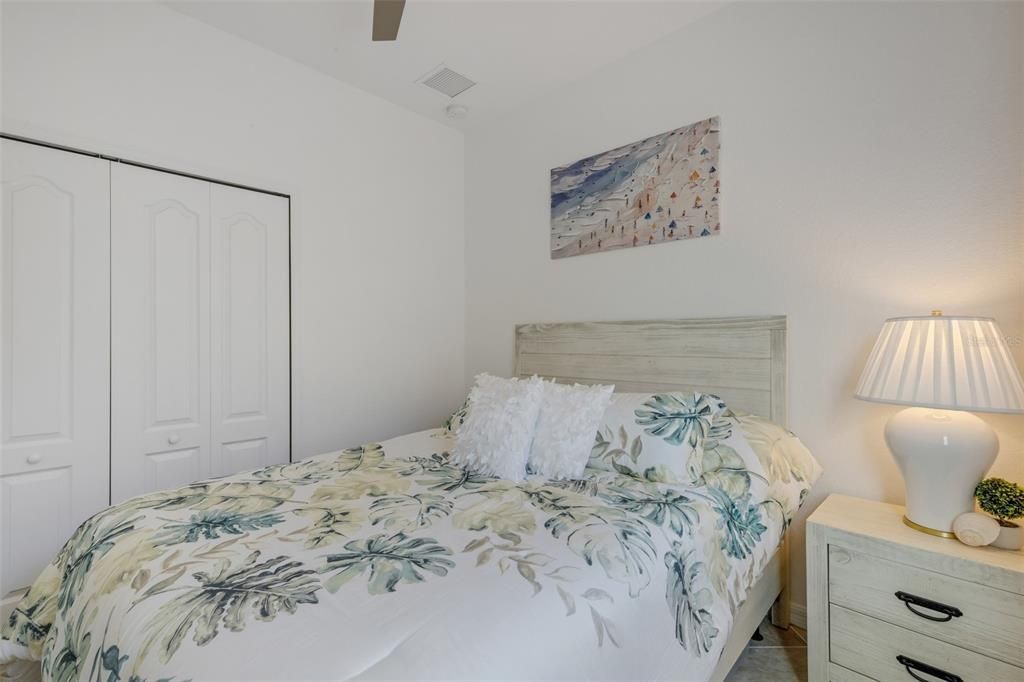 En Venta: $650,000 (4 camas, 3 baños, 2025 Pies cuadrados)