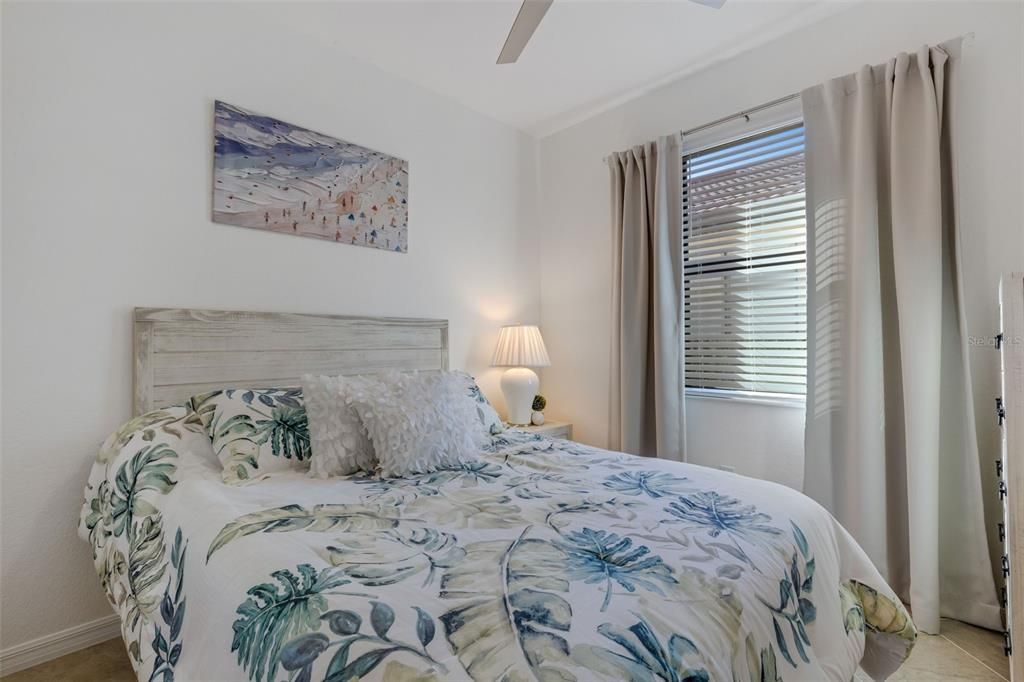 En Venta: $650,000 (4 camas, 3 baños, 2025 Pies cuadrados)