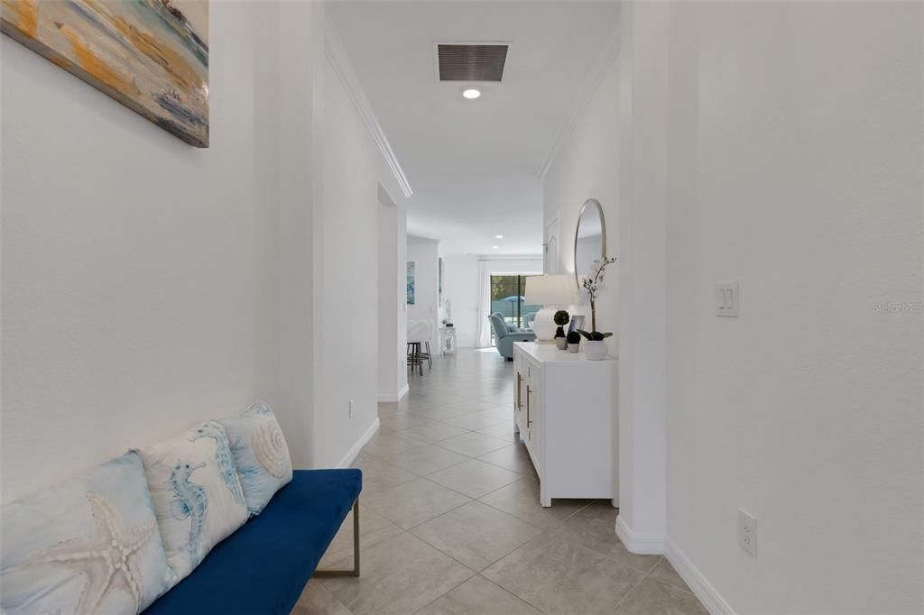 En Venta: $650,000 (4 camas, 3 baños, 2025 Pies cuadrados)