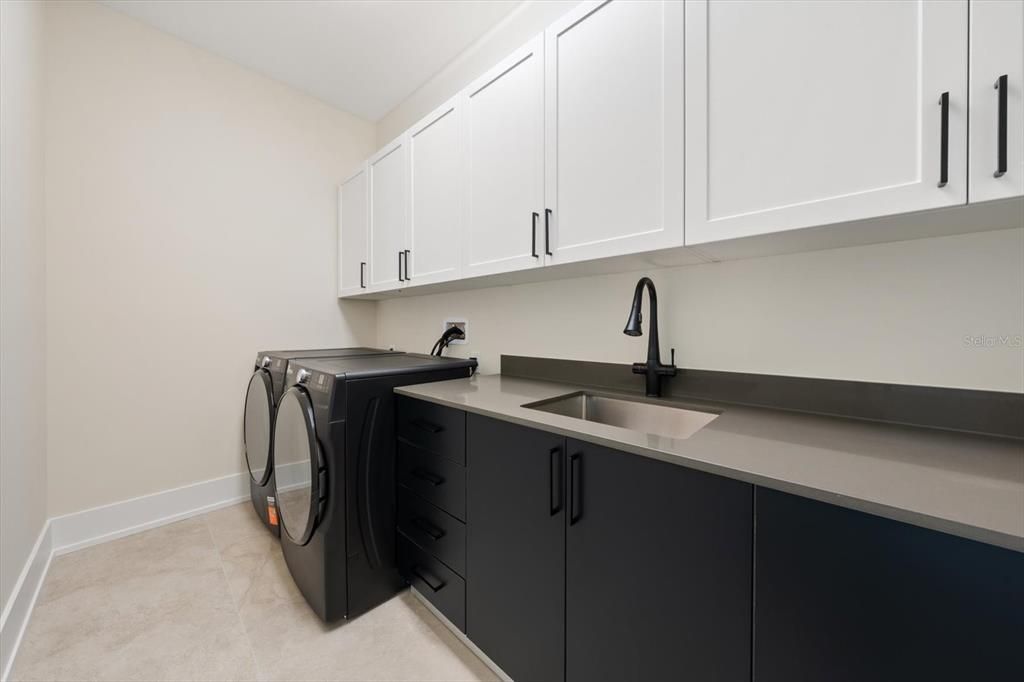For Sale: $1,395,000 (5 beds, 4 baths, 3000 Square Feet)