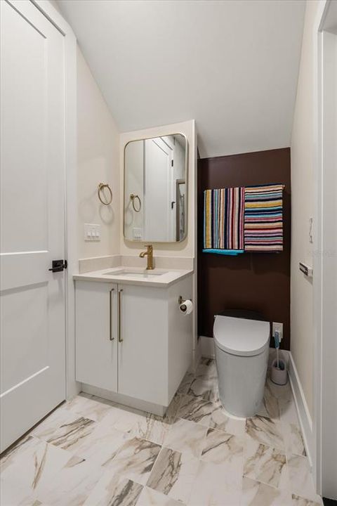 For Sale: $1,395,000 (5 beds, 4 baths, 3000 Square Feet)