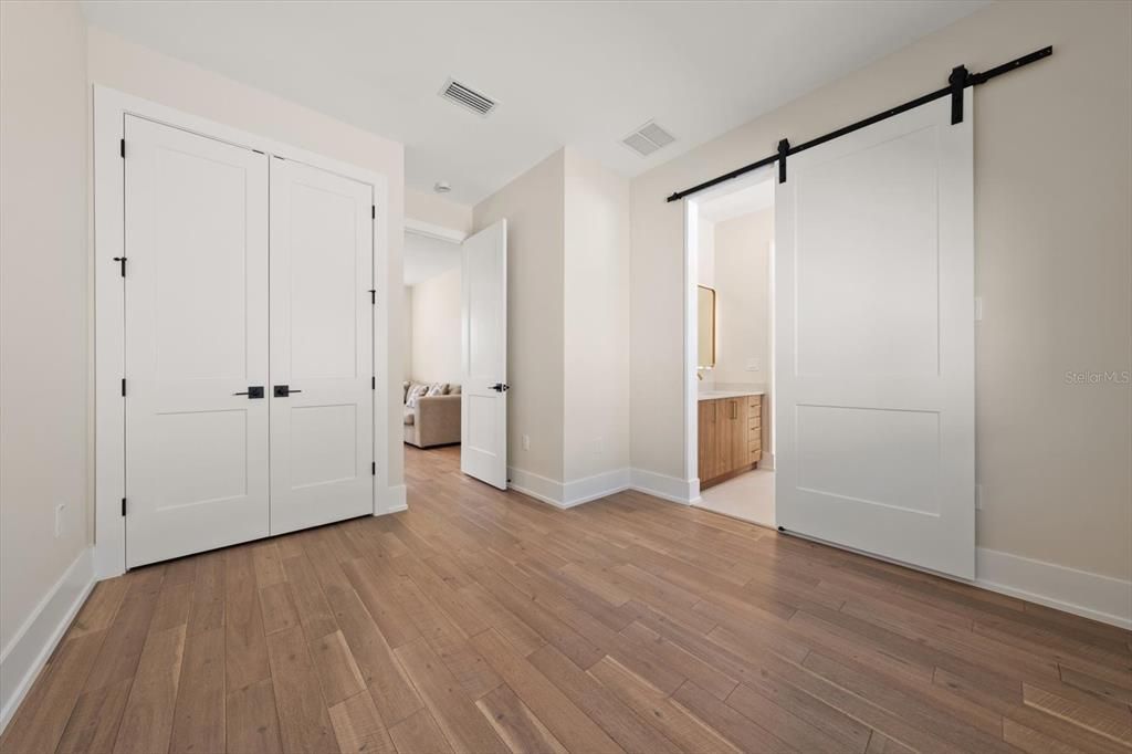 For Sale: $1,395,000 (5 beds, 4 baths, 3000 Square Feet)