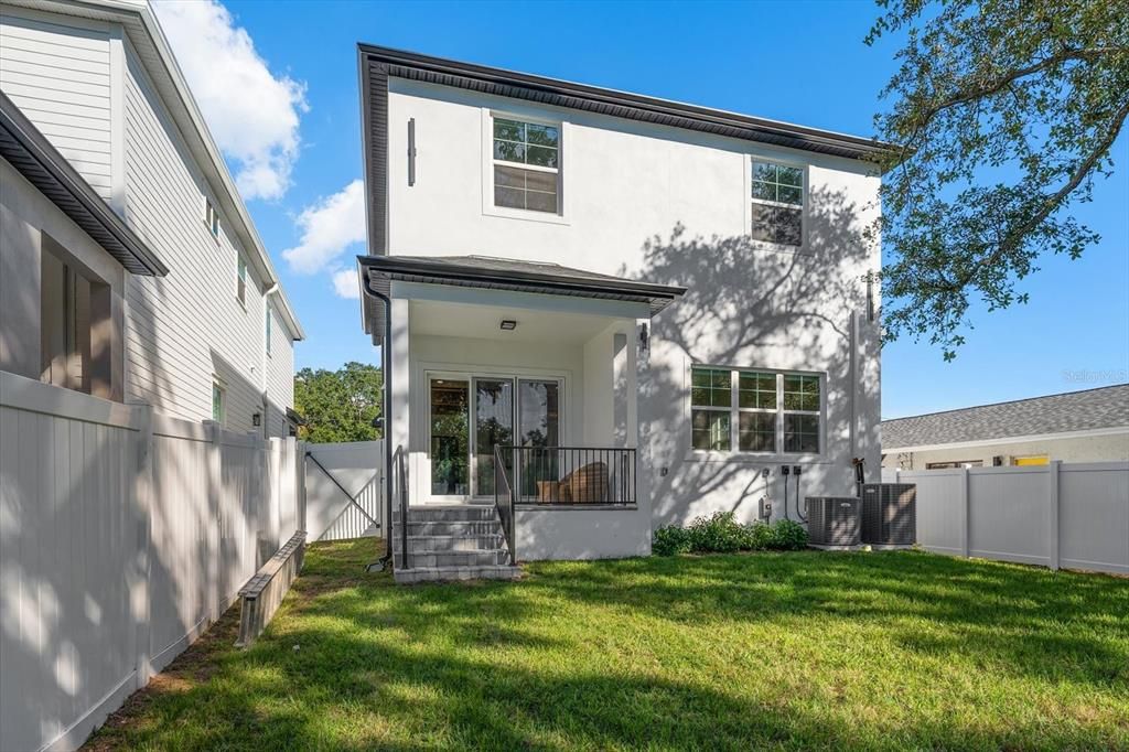 For Sale: $1,395,000 (5 beds, 4 baths, 3000 Square Feet)