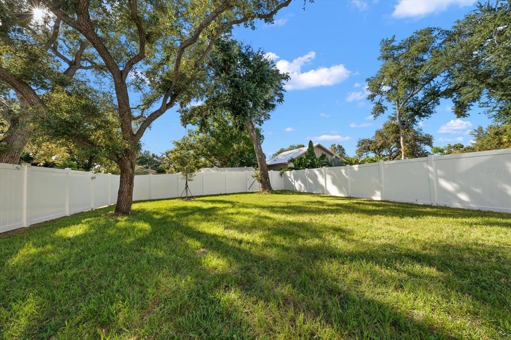 For Sale: $1,395,000 (5 beds, 4 baths, 3000 Square Feet)