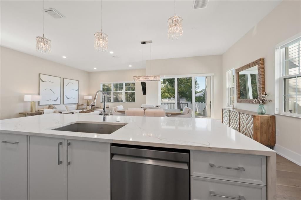 For Sale: $1,395,000 (5 beds, 4 baths, 3000 Square Feet)