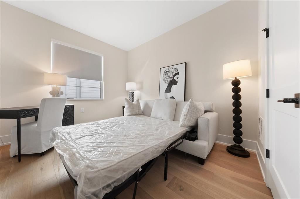 For Sale: $1,395,000 (5 beds, 4 baths, 3000 Square Feet)