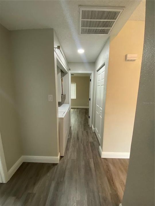 В аренду: $1,800 (2 спален, 2 ванн, 906 Квадратных фут)
