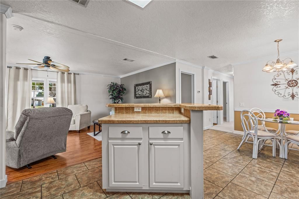 For Sale: $199,500 (2 beds, 2 baths, 1413 Square Feet)