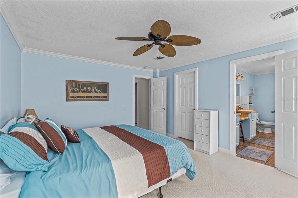 For Sale: $199,500 (2 beds, 2 baths, 1413 Square Feet)