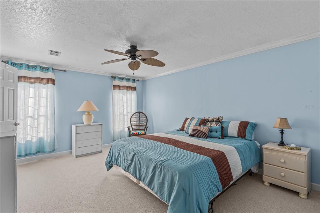 For Sale: $199,500 (2 beds, 2 baths, 1413 Square Feet)