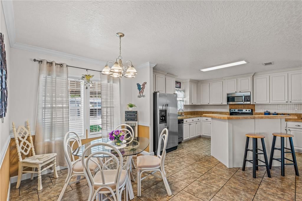For Sale: $199,500 (2 beds, 2 baths, 1413 Square Feet)