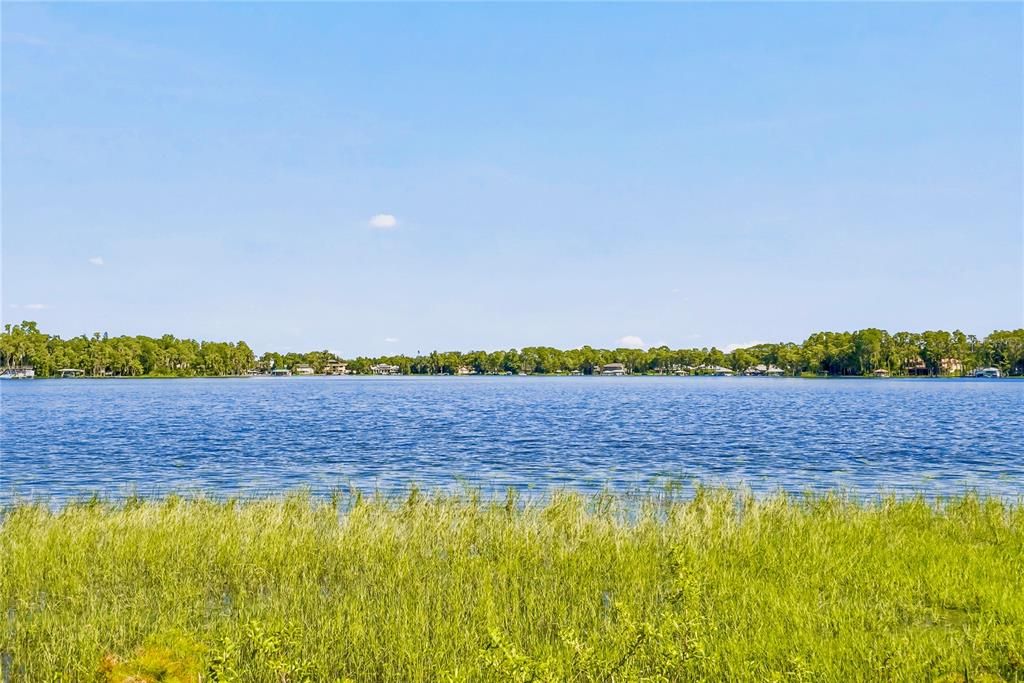 На продажу: $1,600,000 (0.98 acres)