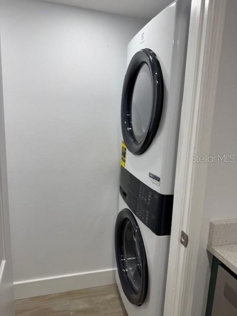 For Rent: $3,950 (2 beds, 2 baths, 894 Square Feet)