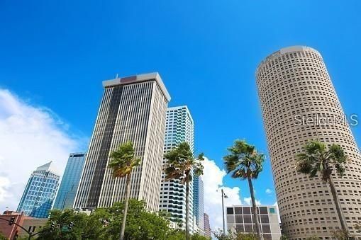 For Rent: $3,950 (2 beds, 2 baths, 894 Square Feet)