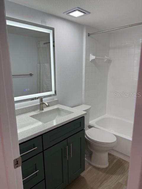 For Rent: $3,950 (2 beds, 2 baths, 894 Square Feet)