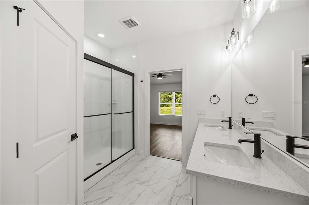 For Sale: $299,900 (3 beds, 2 baths, 1620 Square Feet)
