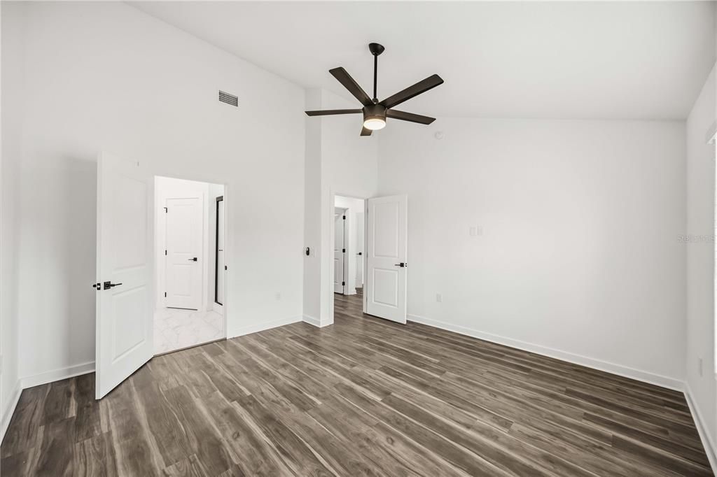 For Sale: $299,900 (3 beds, 2 baths, 1620 Square Feet)
