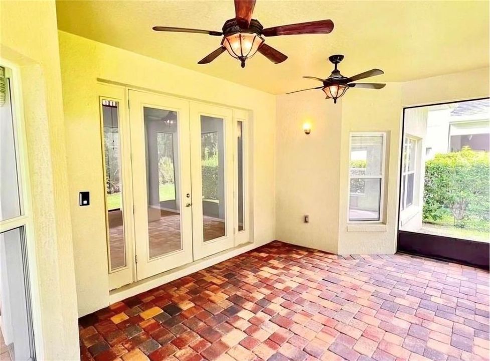 For Sale: $585,000 (4 beds, 2 baths, 2809 Square Feet)