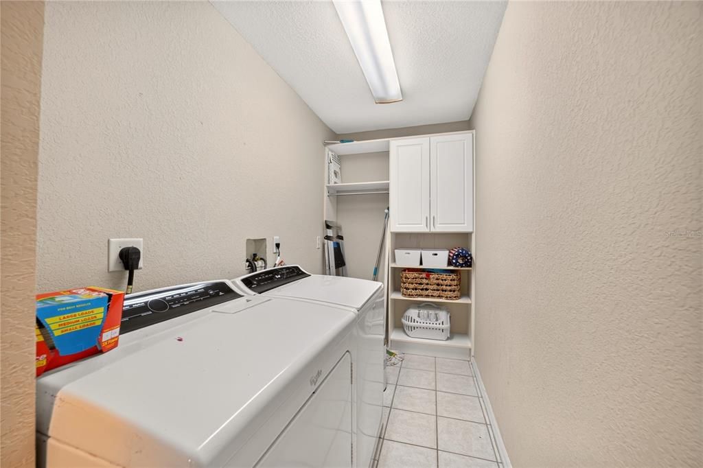 En Venta: $560,000 (4 camas, 3 baños, 2894 Pies cuadrados)