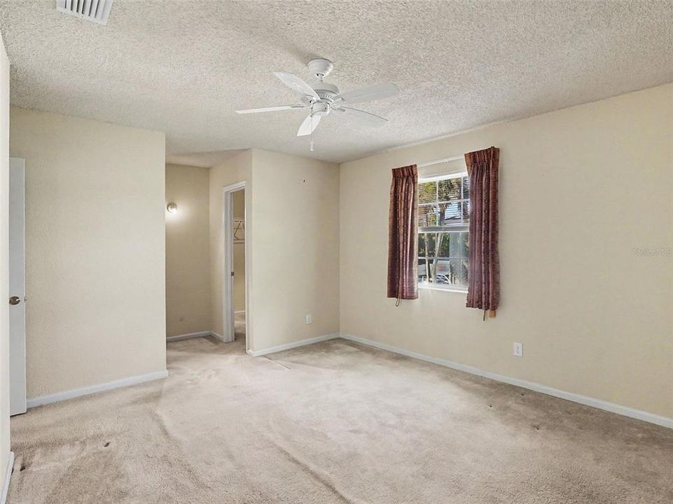 En Venta: $230,000 (3 camas, 2 baños, 1268 Pies cuadrados)