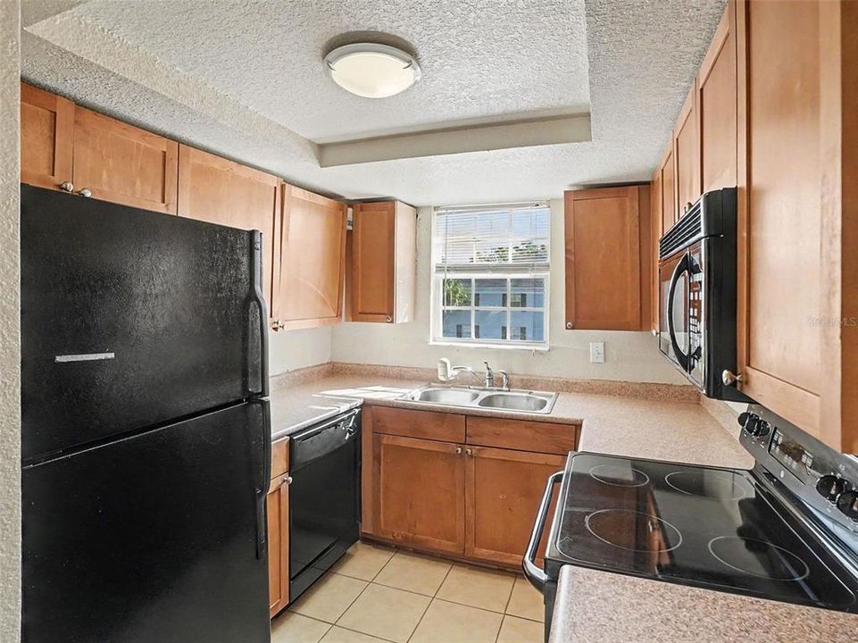 En Venta: $230,000 (3 camas, 2 baños, 1268 Pies cuadrados)