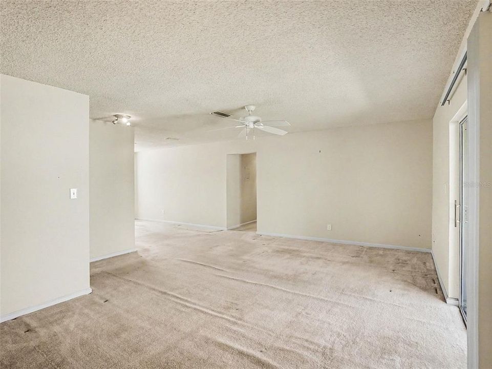 En Venta: $230,000 (3 camas, 2 baños, 1268 Pies cuadrados)