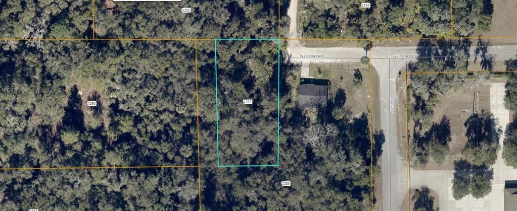 На продажу: $28,000 (0.28 acres)